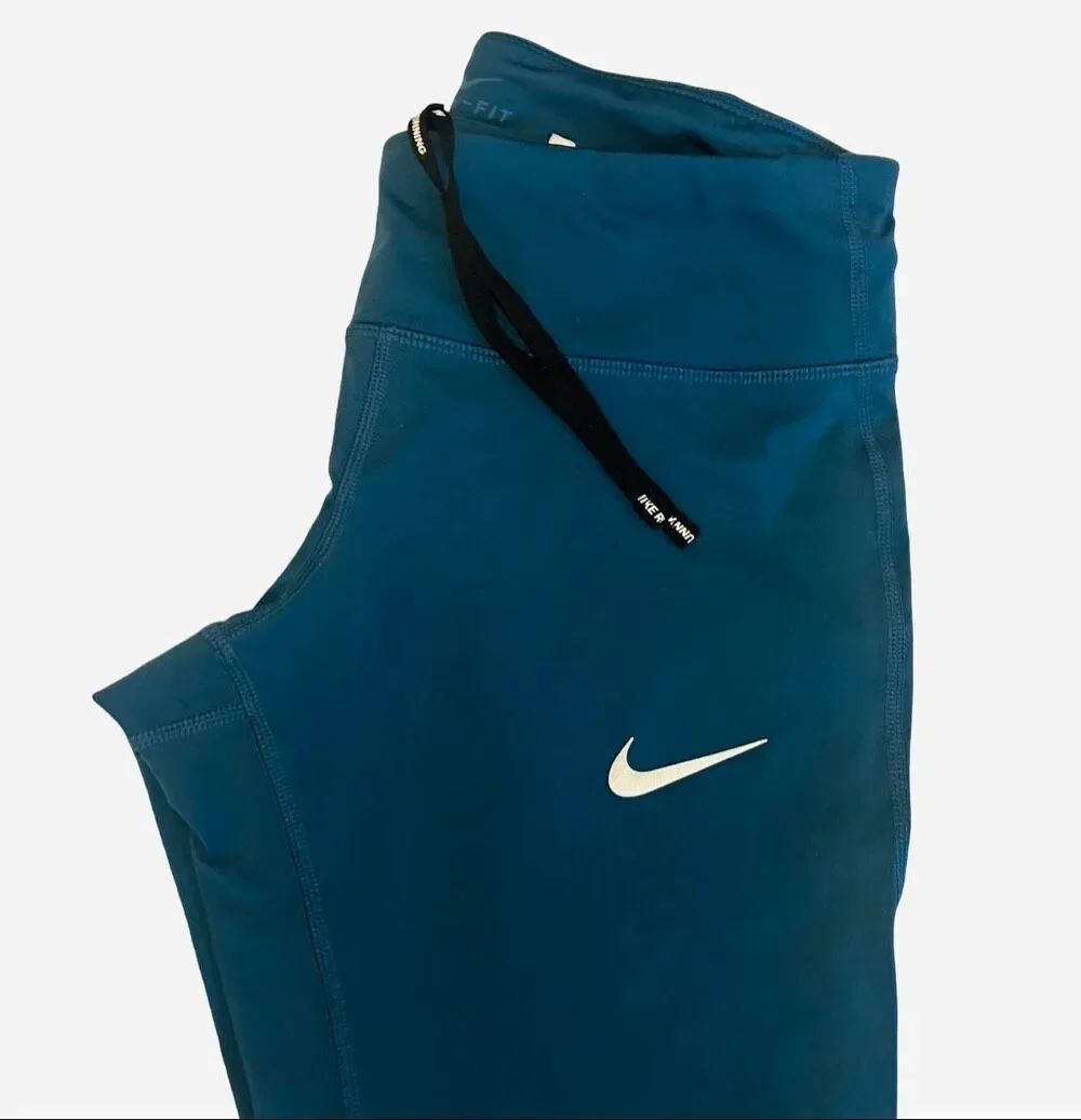 Nike DriFit Running Crops - Picture 3 of 8